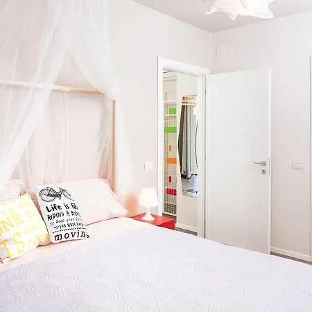 Center Ground Floor With Pool And Garden Apartment *