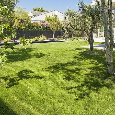 Apartment Center Ground Floor With Pool And Garden Bardolino